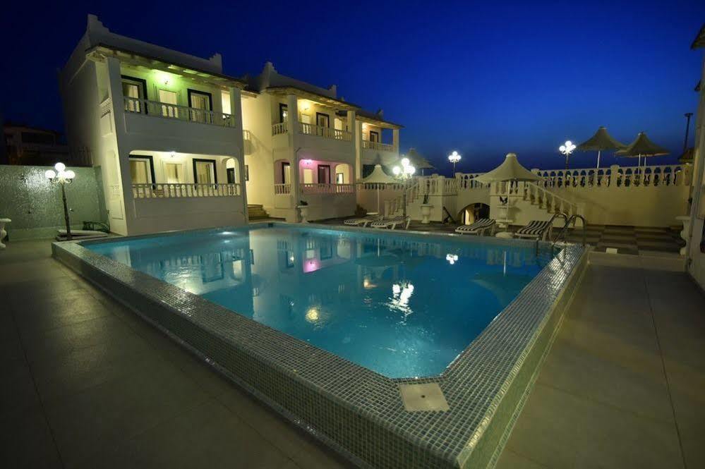 טורגוטריס Bahama Art Hotel מראה חיצוני תמונה
